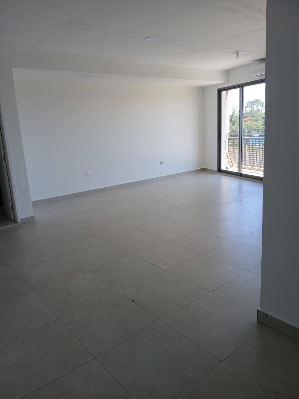 #122 - Sala para Locação em Cotia - SP