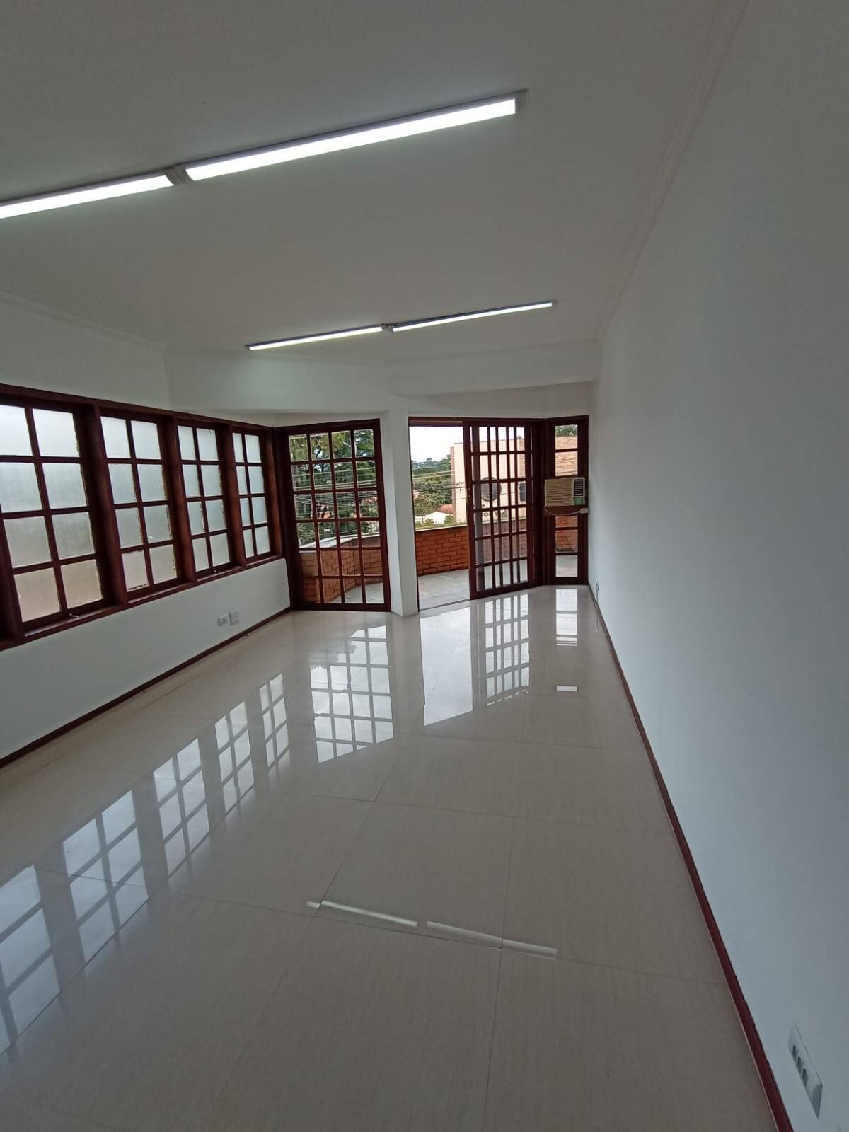 #135 - Sala para Venda em Cotia - SP