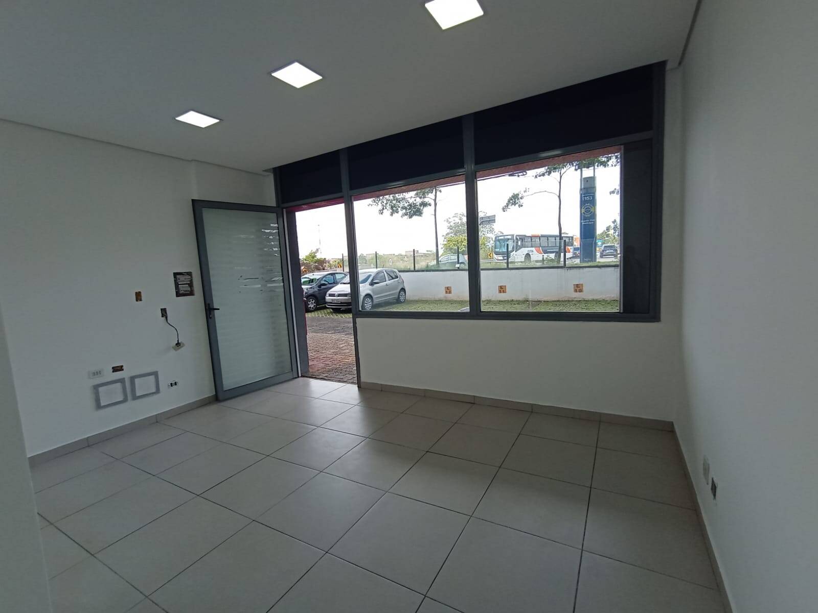 #143 - Sala para Venda em Cotia - SP