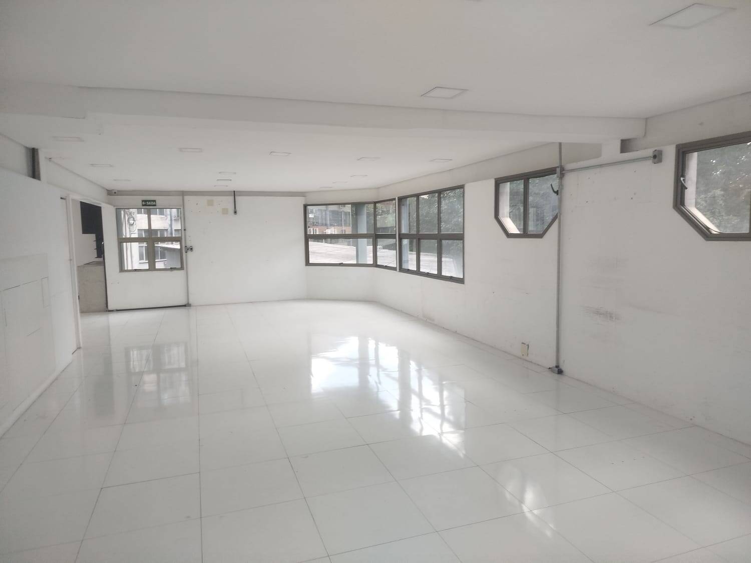 #197 - Sala para Venda em Cotia - SP